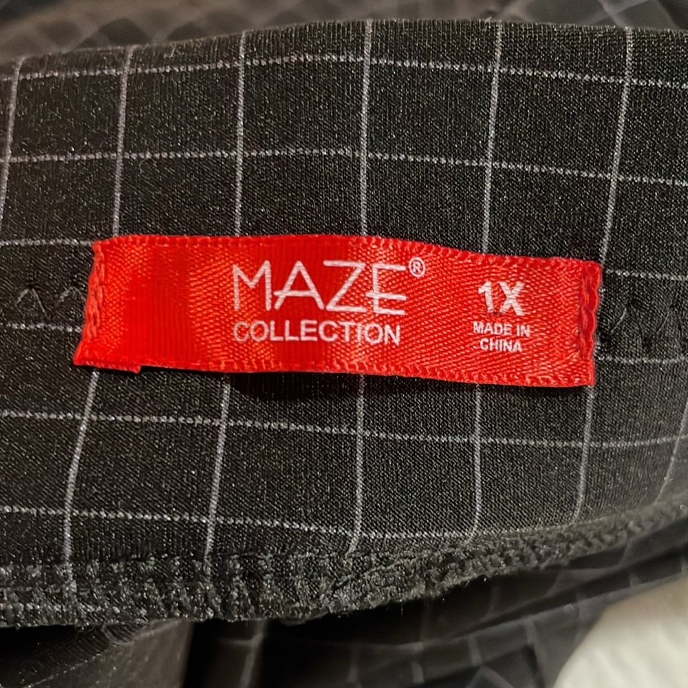 Maze Collection Black and White Checkered Pants - Picture 9 of 10